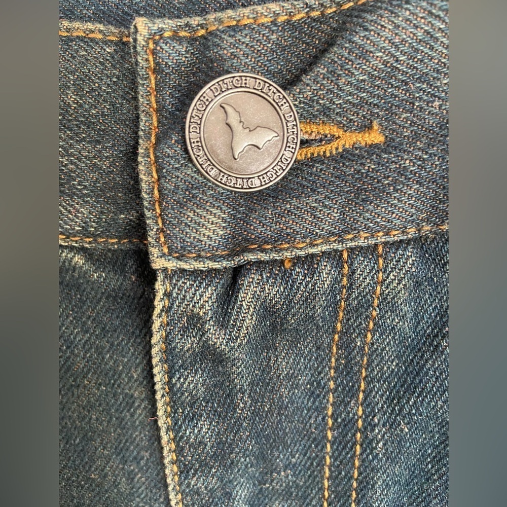 Ditch Denim Cargos Blue Straight Baggy Distresses Sz 34 X 34 — image 3 of 8